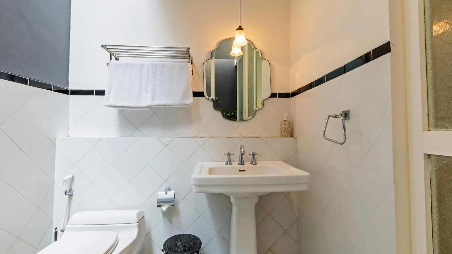 3Br Modern And Luxury Villa Berawa Canggu